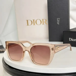DO-YJ-DiorGlowS1F-$39-002