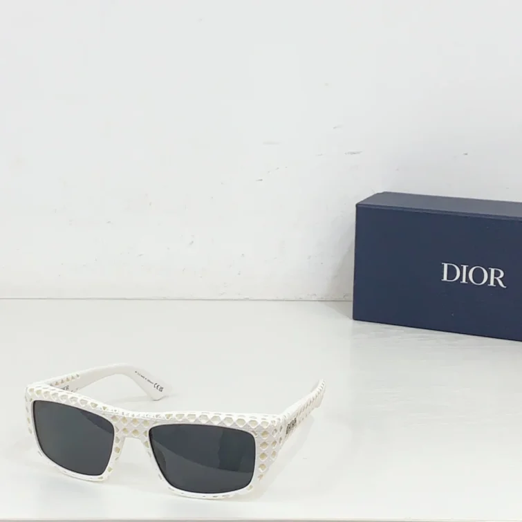 DO-YJ-Dior3D-$59-001