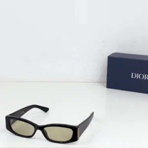 DO-YJ-DiorGraphique-$39-001